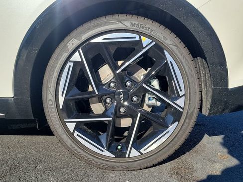 New 2026 Kia K4 GT-Line FWD image 7