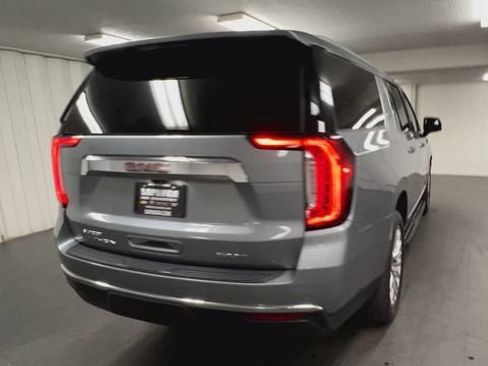 Certified 2023 GMC Yukon XL SLT w/ SLT Luxury Package AWD/4WD image 8