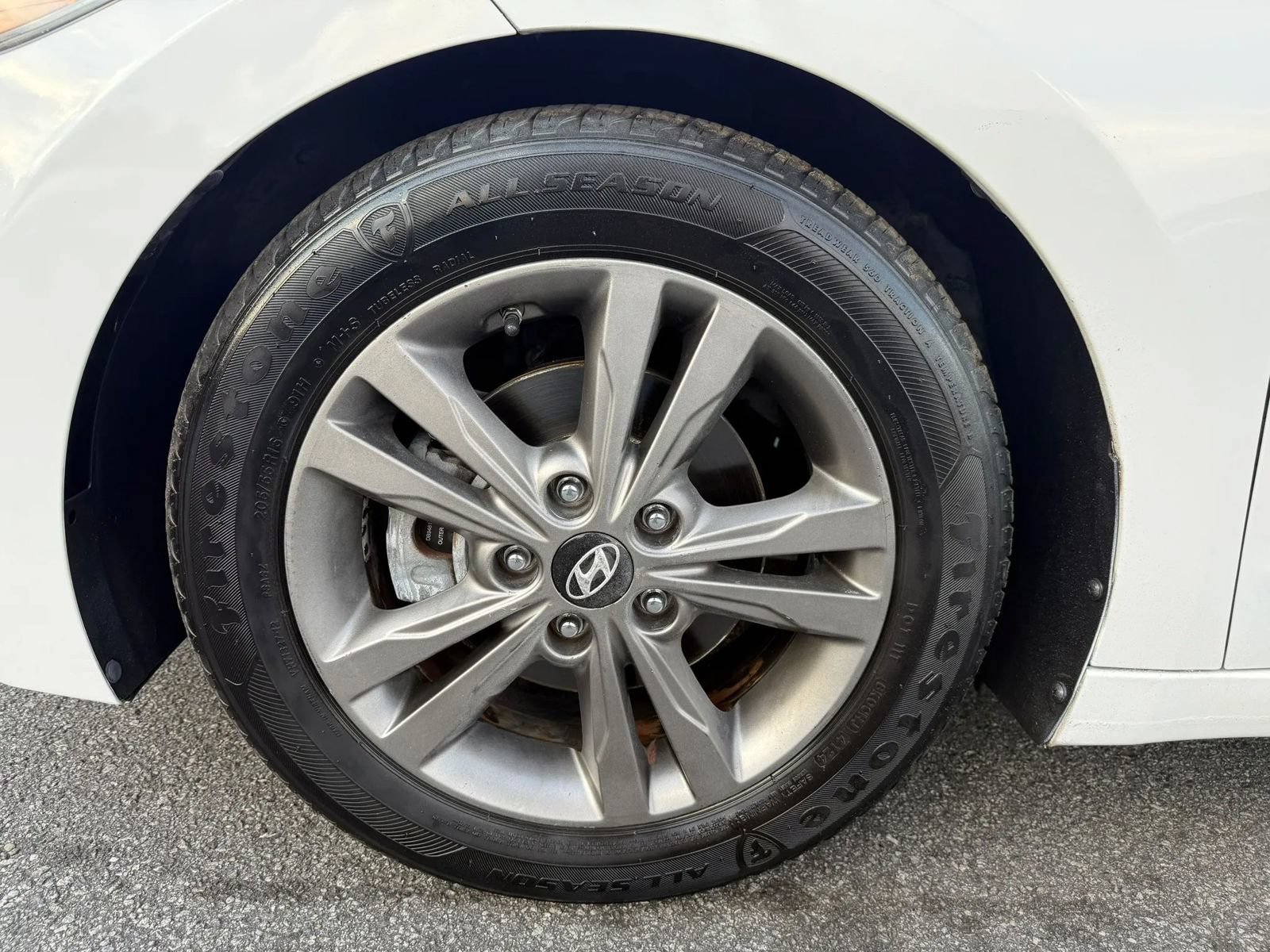 Used 2017 Hyundai Elantra SE FWD image 32