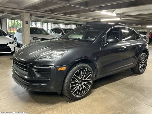 Used 2022 Porsche Macan AWD/4WD image 3