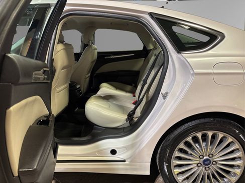 Used 2015 Ford Fusion Titanium image 10