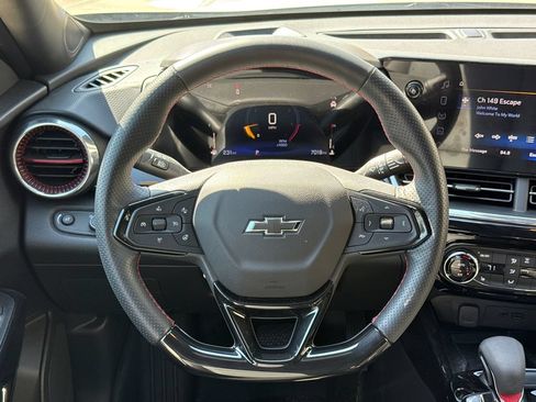 Used 2026 Chevrolet Trax RS w/ Sunroof Package FWD image 15