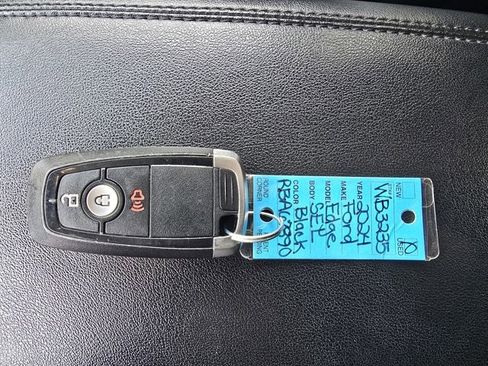 Used 2024 Ford Edge SEL image 27
