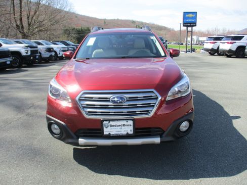 Used 2017 Subaru Outback 2.5i Limited image 2