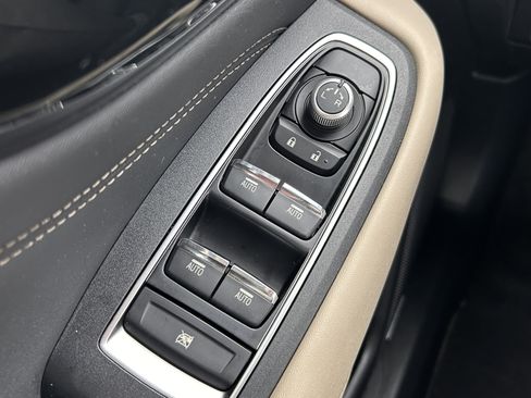 Used 2020 Subaru Outback Limited image 17