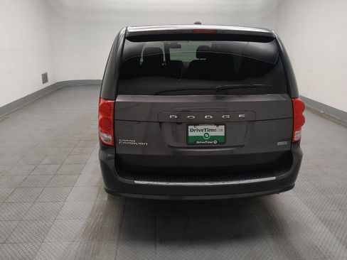 Used 2019 Dodge Grand Caravan SE w/ UConnect Hands-Free Group image 6