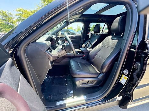 Used 2025 Ford Explorer Platinum w/ Ultimate Package RWD image 19