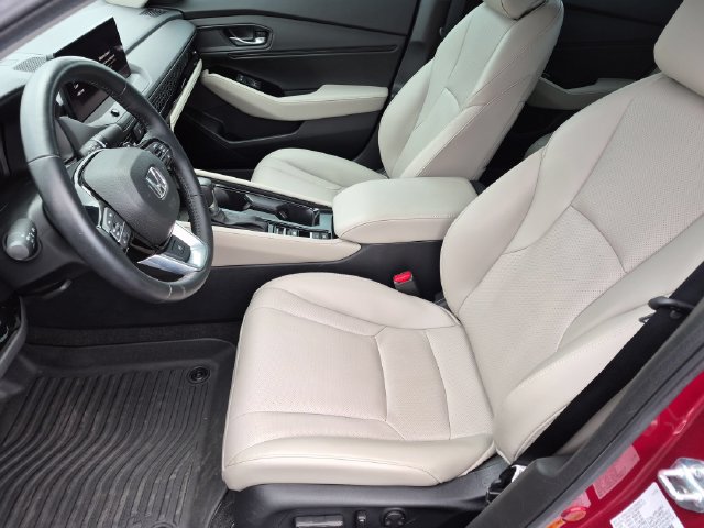 Used 2025 Honda Accord Touring image 16