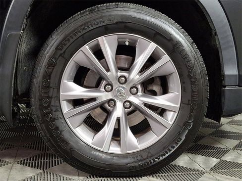 Used 2014 Toyota Highlander XLE image 11