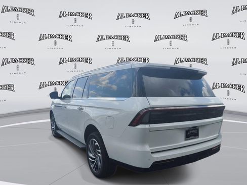 New 2026 Lincoln Navigator L Premier AWD/4WD image 3