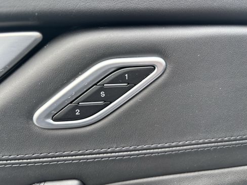 Used 2017 Maserati Levante S image 28