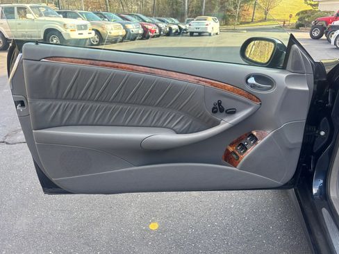 Used 2006 Mercedes-Benz CLK 500 Cabriolet image 23