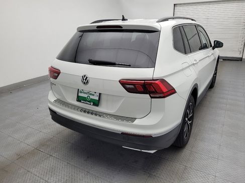 Used 2021 Volkswagen Tiguan SE w/ Panoramic Sunroof Package FWD image 7