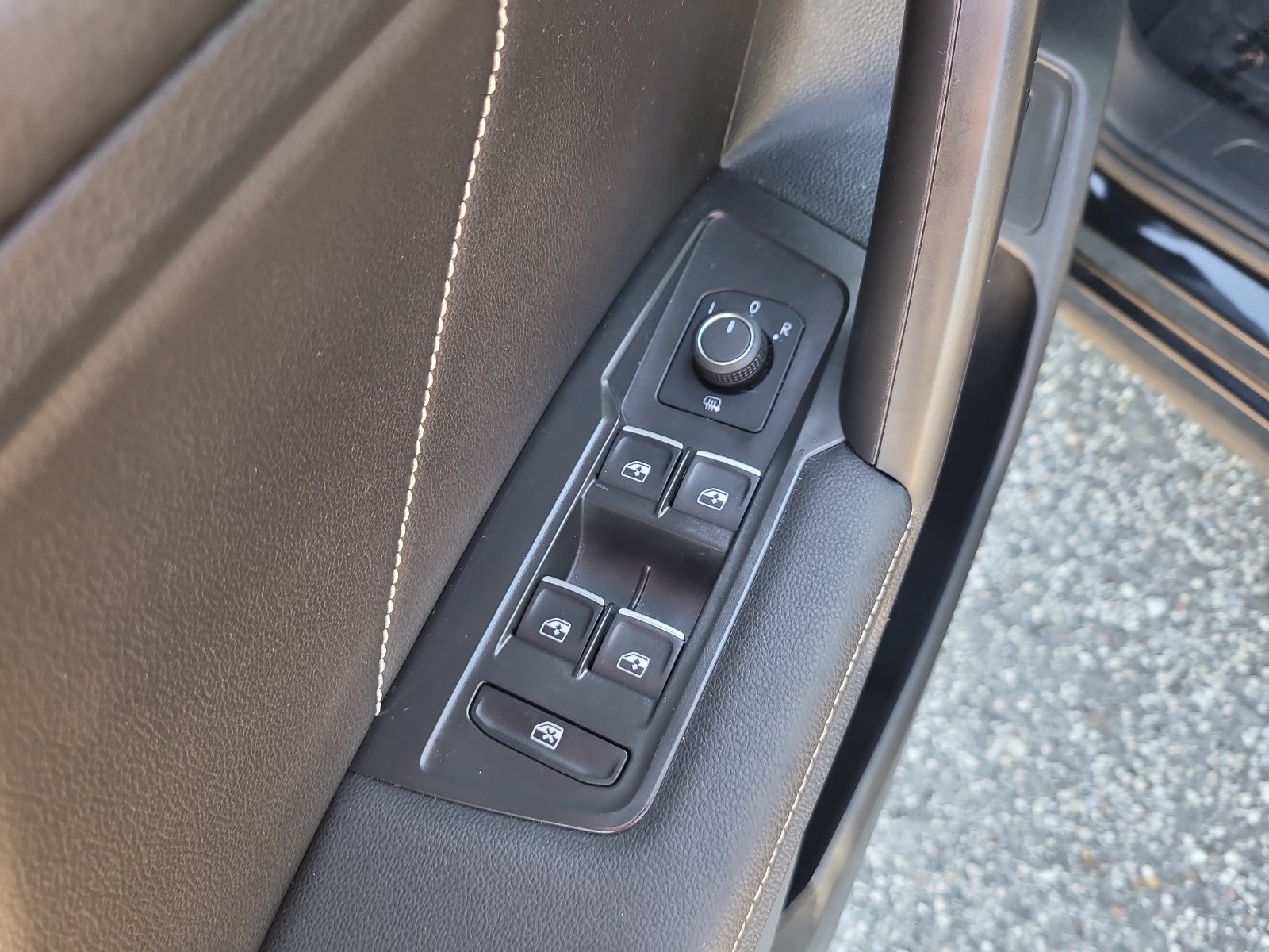 Used 2024 Volkswagen Tiguan SE FWD image 14
