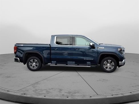 Used 2023 GMC Sierra 1500 SLE image 10