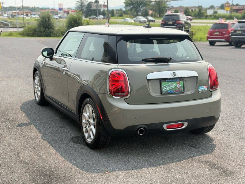 Used 2019 MINI Cooper 2-Door Hardtop FWD image 8