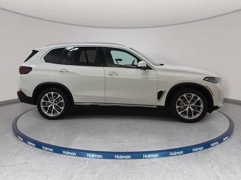 Certified 2025 BMW X5 xDrive40i w/ Premium Package AWD/4WD image 4