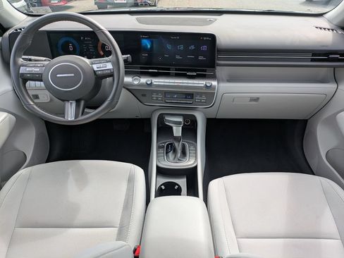 Used 2025 Hyundai Kona SEL AWD/4WD image 16