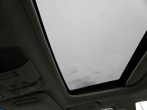 Used 2010 Subaru Legacy 2.5i Premium image 12