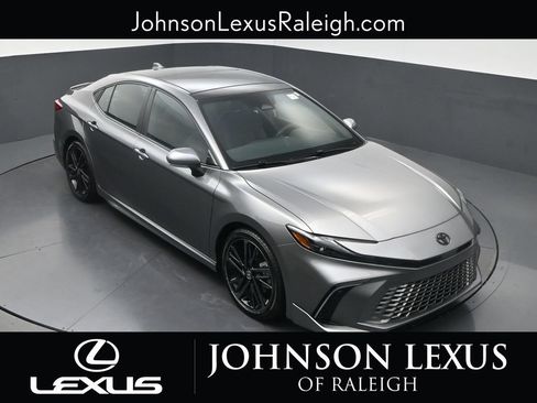 Used 2025 Toyota Camry XSE FWD image 23