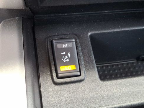 Used 2021 Nissan Titan SV w/ SV Convenience Package AWD/4WD image 23