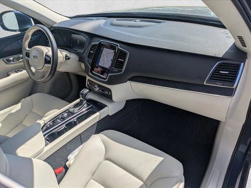 Used 2020 Volvo XC90 T6 Momentum w/ Protection Package AWD/4WD image 24
