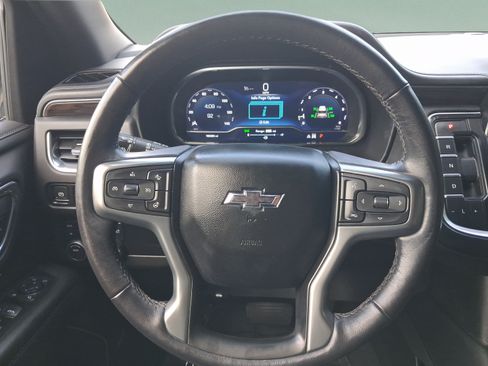 Used 2022 Chevrolet Tahoe Z71 w/ Luxury Package AWD/4WD image 16