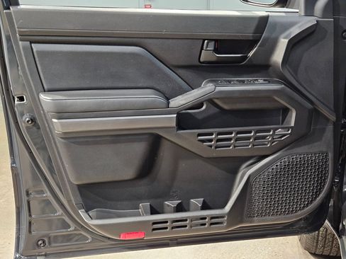 Certified 2025 Toyota Tacoma SR5 image 20