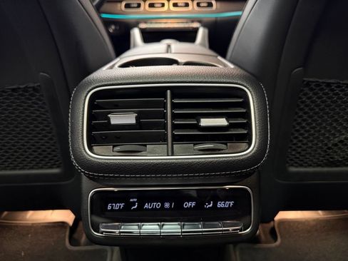 Used 2022 Mercedes-Benz GLS 450 4MATIC w/ Acoustic Comfort Package image 18