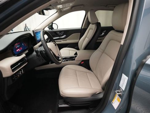 Used 2025 Lincoln Corsair Reserve w/ Towing Package image 7