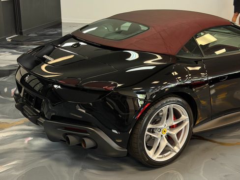 Used 2025 Ferrari Roma Spider RWD image 8