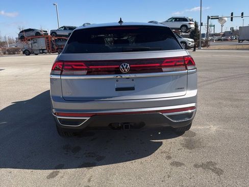 Certified 2025 Volkswagen Atlas Cross Sport SEL image 5