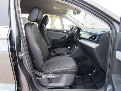 Used 2023 Volkswagen Taos SE image 18