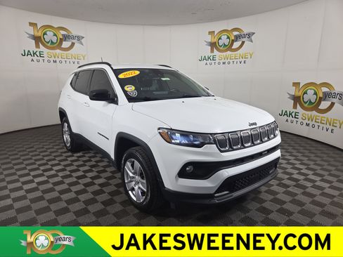 Certified 2022 Jeep Compass Latitude w/ Convenience Group AWD/4WD image 1