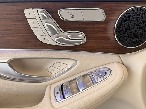 Used 2022 Mercedes-Benz GLC 300 4MATIC w/ Premium Package Lite image 25