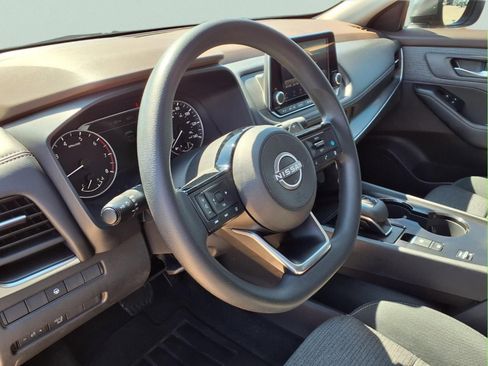 Used 2023 Nissan Rogue SV image 17