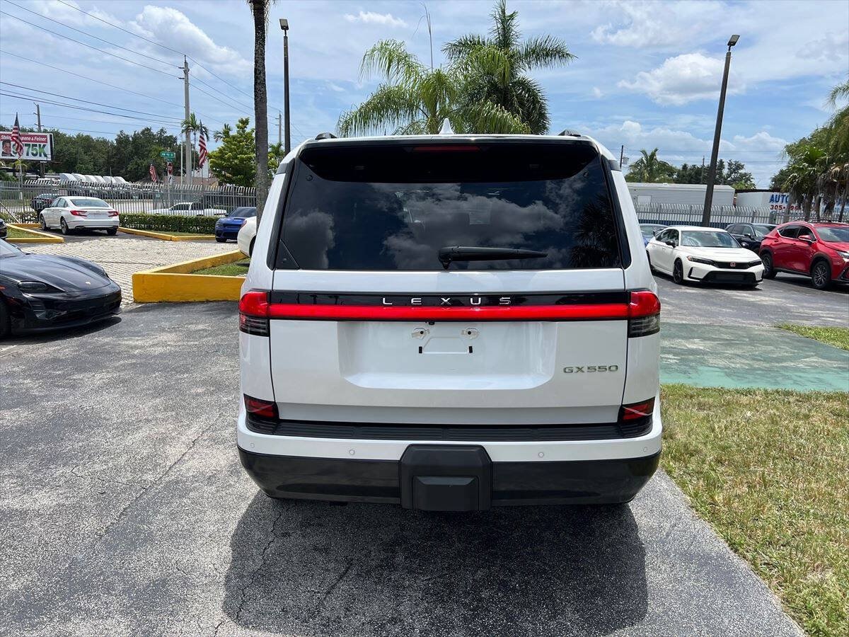 Used 2024 Lexus GX 550 w/ Accessory Package (2T) AWD/4WD image 6