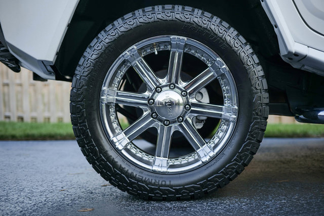 Used 2005 HUMMER H2 w/ Preferred Equipment Group AWD/4WD image 9