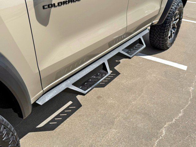 Certified 2024 Chevrolet Colorado ZR2 w/ ZR2 Convenience Package III AWD/4WD image 11