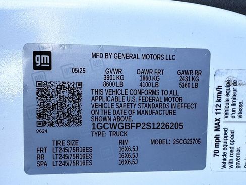 Used 2025 Chevrolet Express 2500 Extended w/ Communications Package image 28