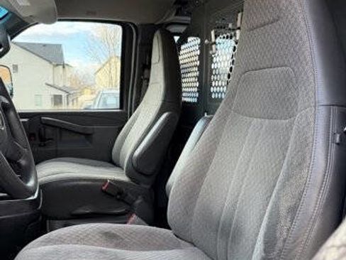 Used 2017 GMC Savana 2500 image 13