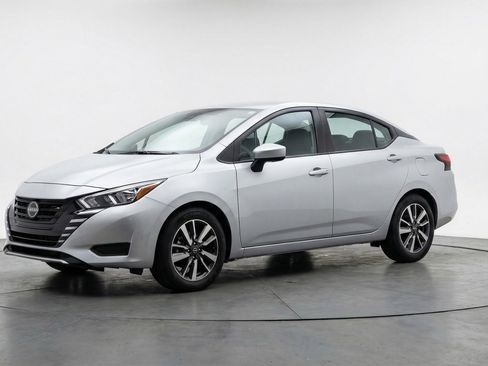 Used 2025 Nissan Versa SV FWD image 3