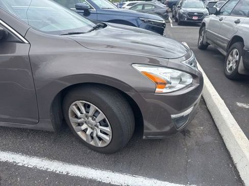Used 2013 Nissan Altima 2.5 S FWD image 3