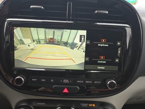 Used 2020 Kia Soul EX image 16