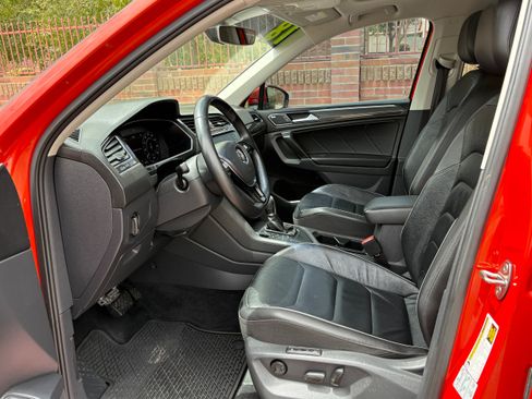 Used 2018 Volkswagen Tiguan SEL Premium FWD image 6