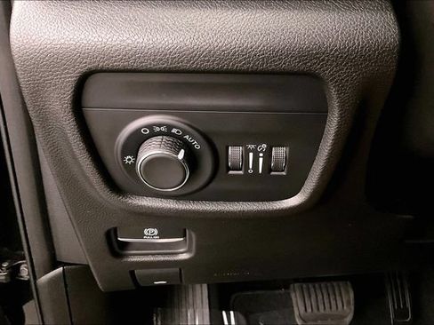 Used 2024 Jeep Grand Cherokee L Laredo AWD/4WD image 38