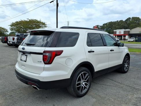 Used 2016 Ford Explorer Sport w/ Equipment Group 401A AWD/4WD image 4