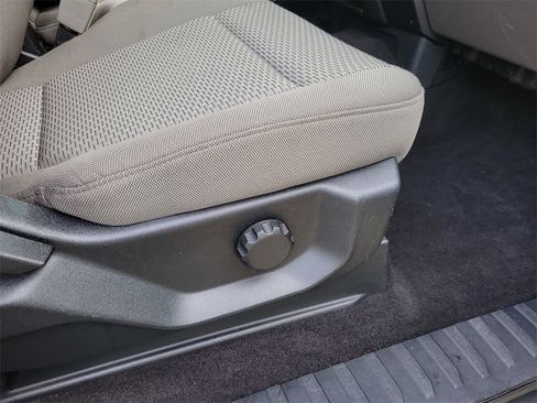 Used 2020 Ford F150 XLT image 33