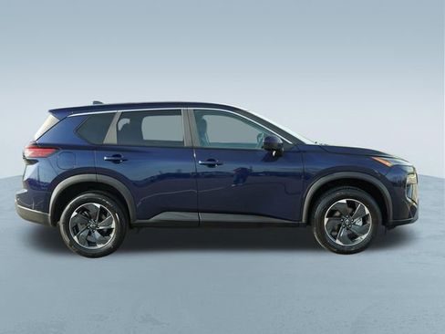 Used 2025 Nissan Rogue SV FWD image 10