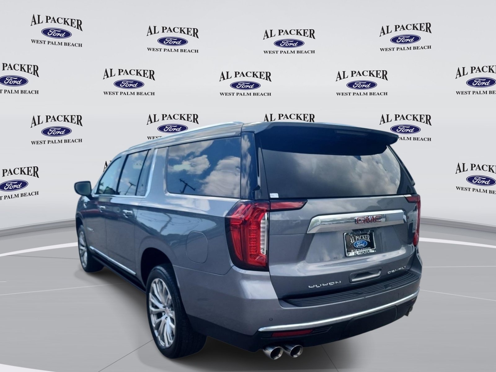 Used 2022 GMC Yukon XL Denali RWD image 4